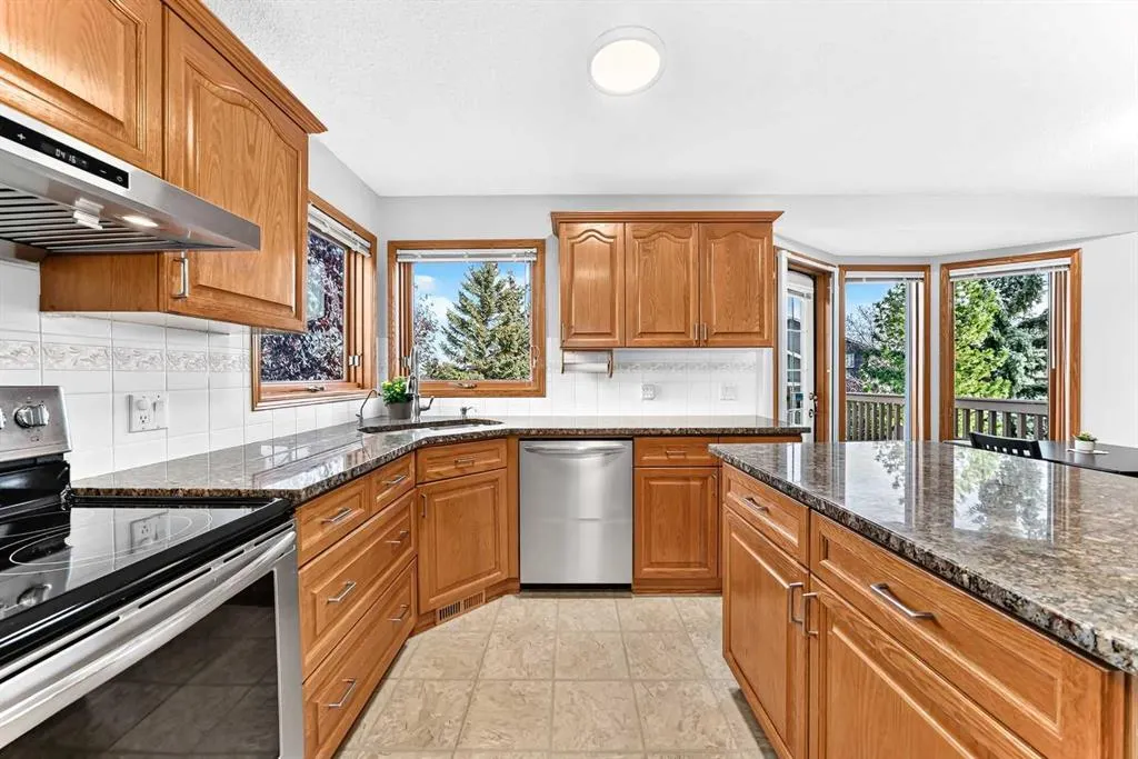 127 Edgebrook Circle NW