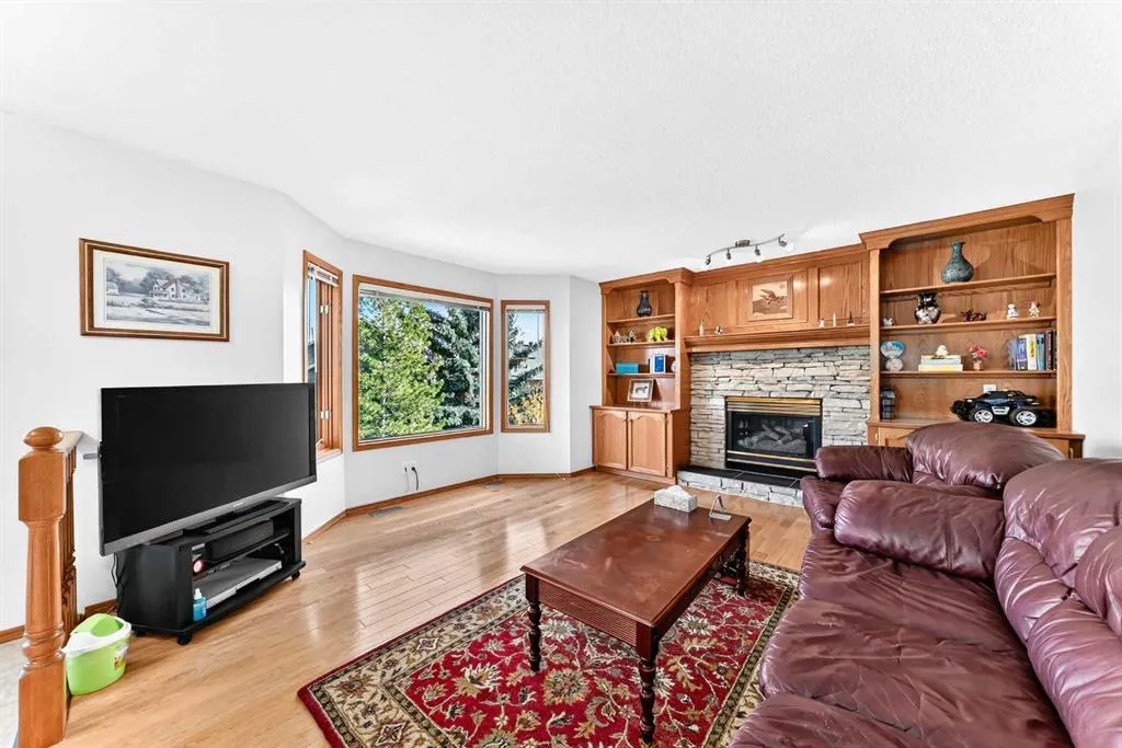 127 Edgebrook Circle NW