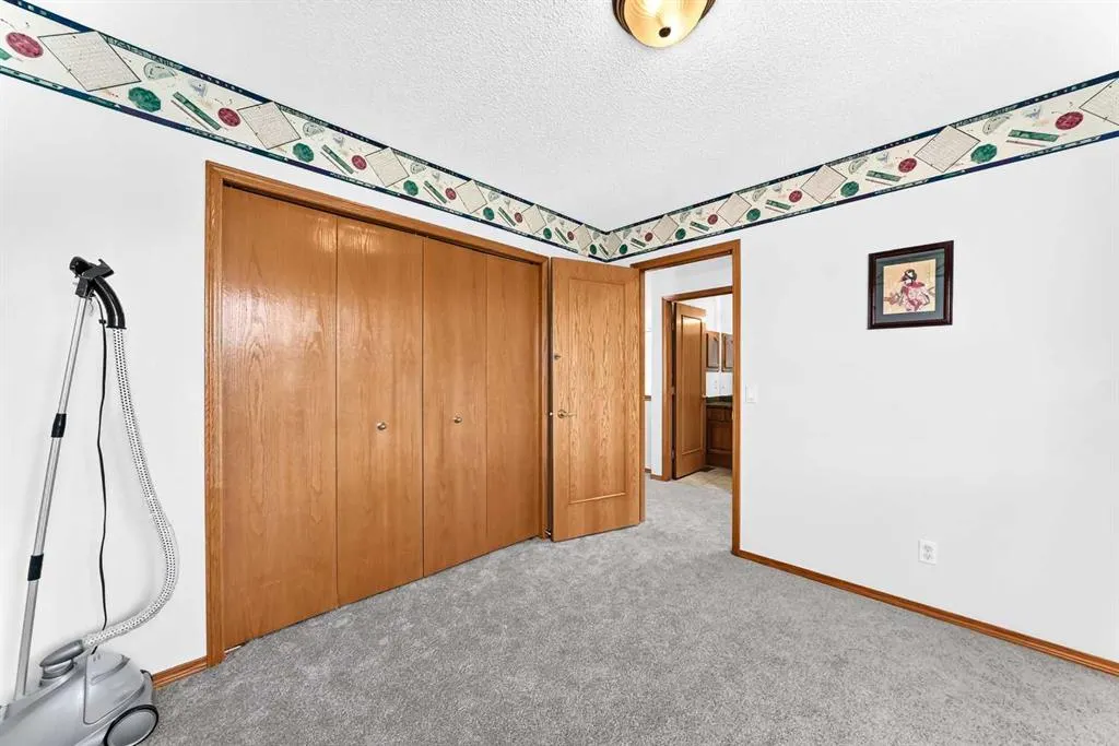 127 Edgebrook Circle NW