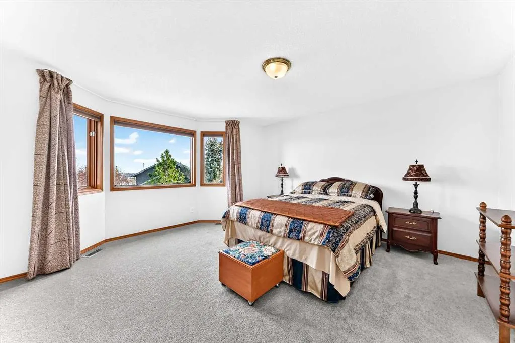 127 Edgebrook Circle NW