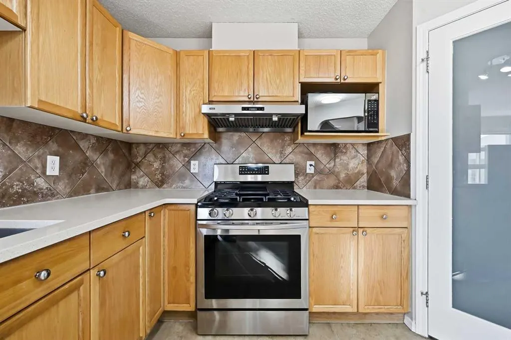 33 Saddlebrook Common NE