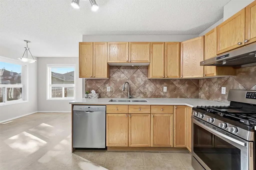 33 Saddlebrook Common NE