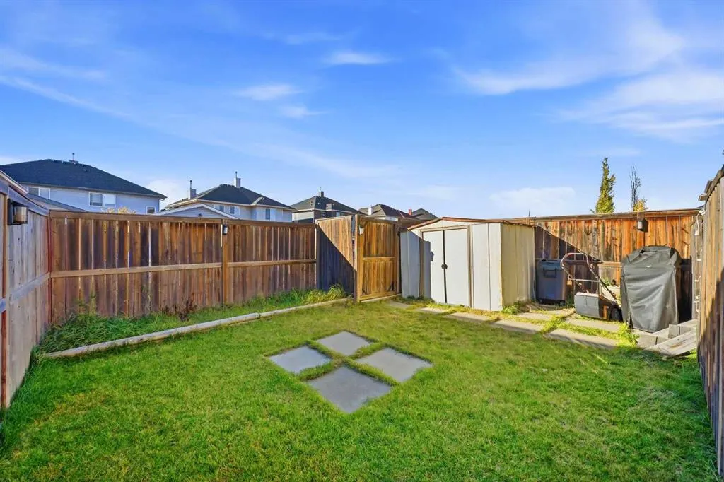 33 Saddlebrook Common NE