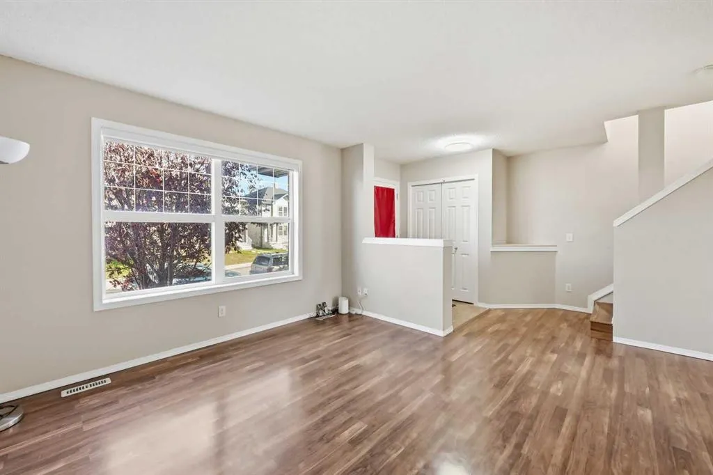 33 Saddlebrook Common NE