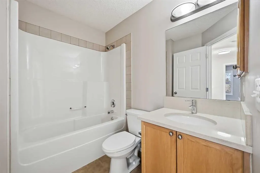 33 Saddlebrook Common NE