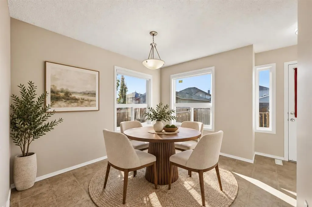 33 Saddlebrook Common NE