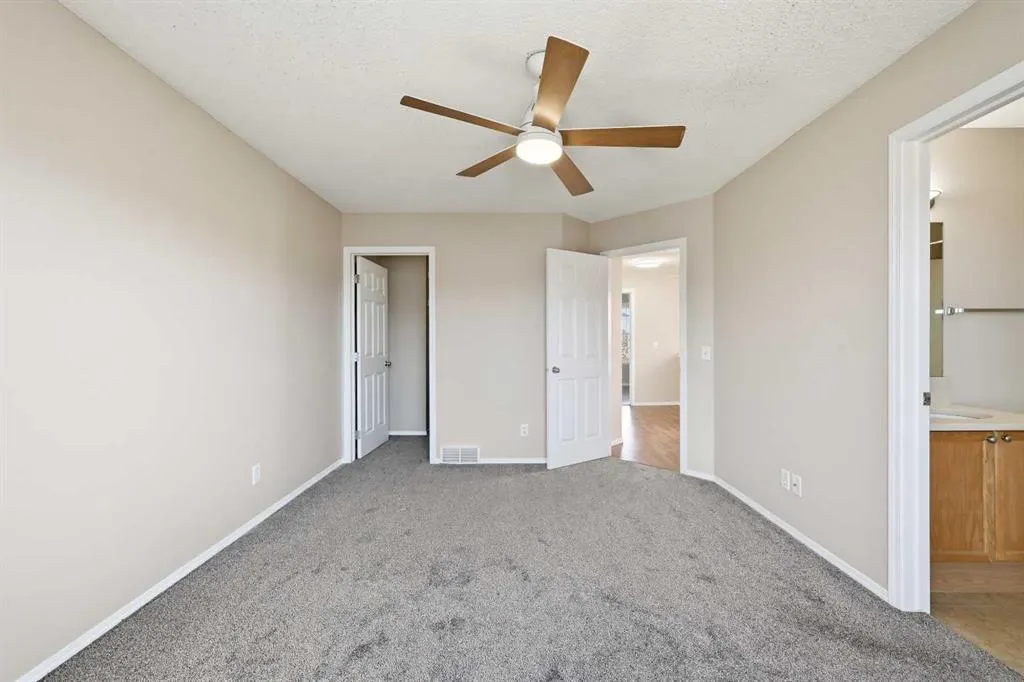 33 Saddlebrook Common NE