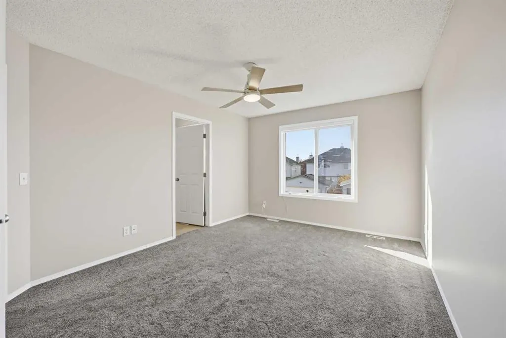 33 Saddlebrook Common NE
