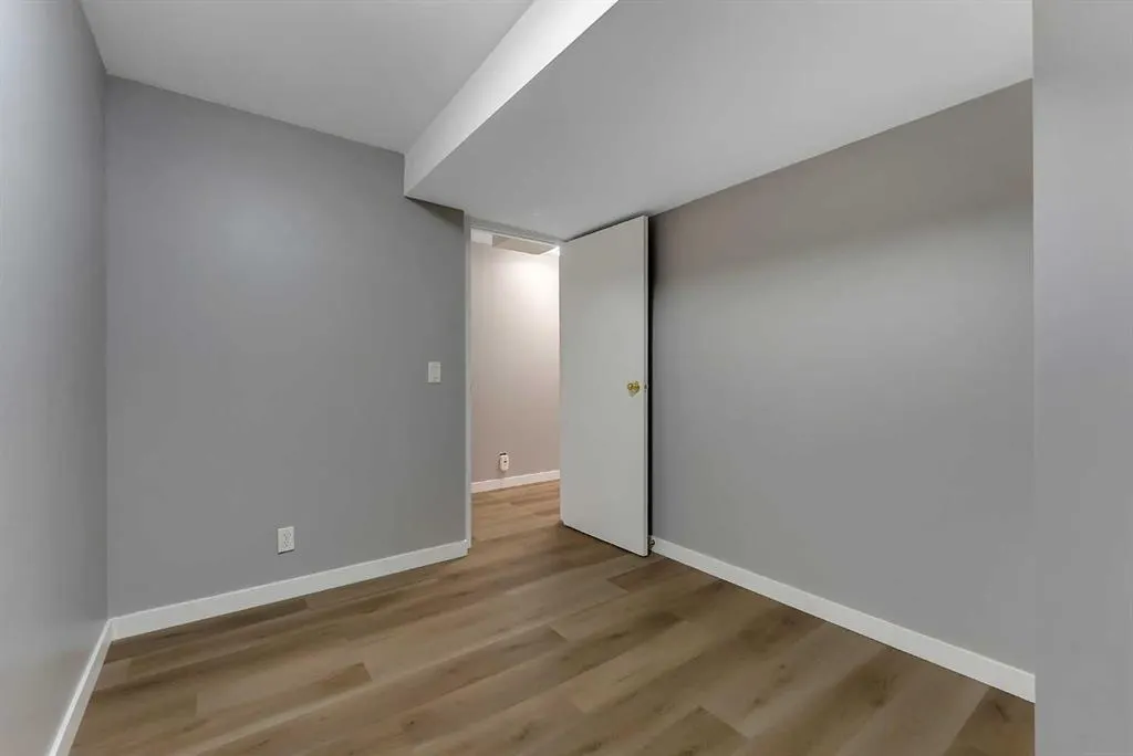 225 Riverwood Close SE