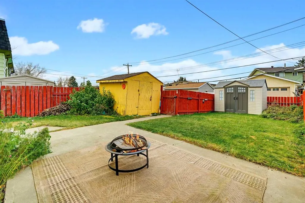 3015 Doverville Crescent SE
