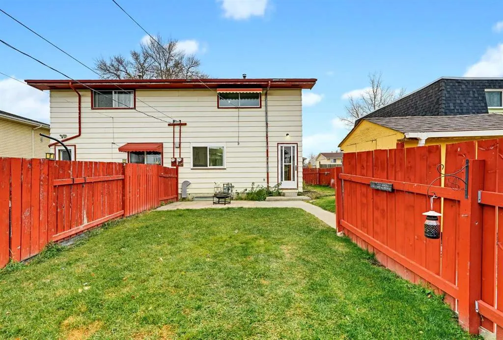 3015 Doverville Crescent SE