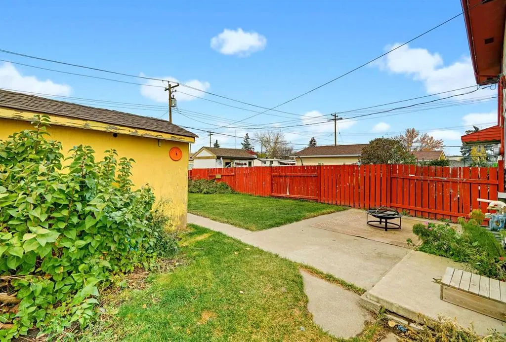 3015 Doverville Crescent SE