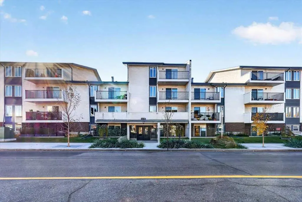 647 1 Avenue NE #108