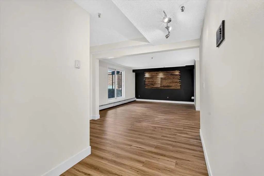 647 1 Avenue NE #108