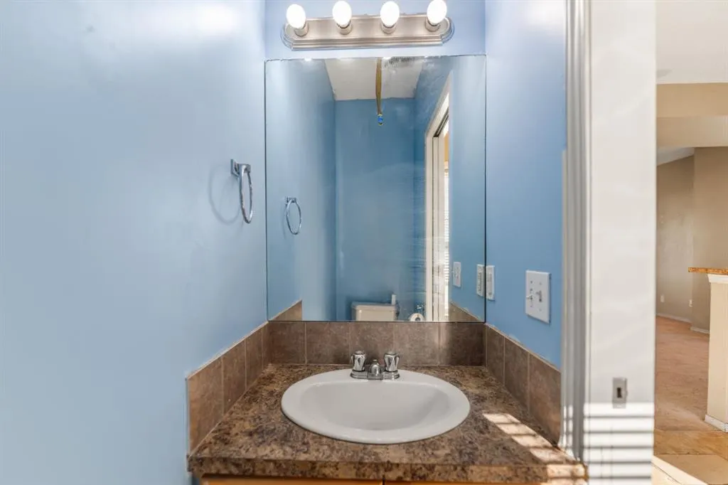 523 Strathaven Mews