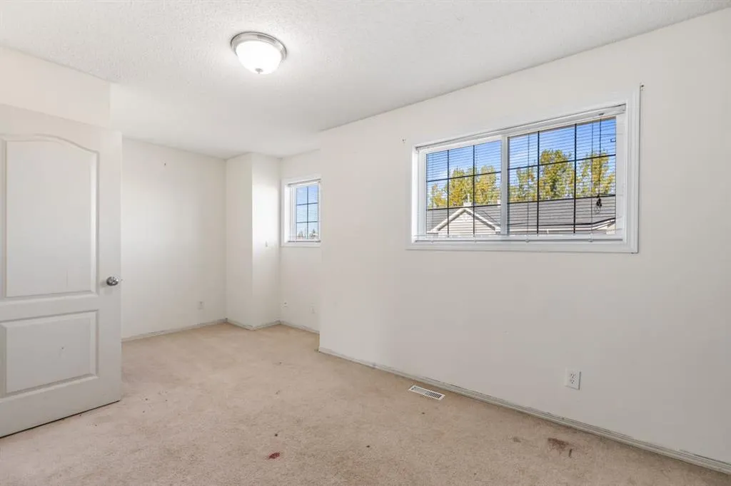 523 Strathaven Mews