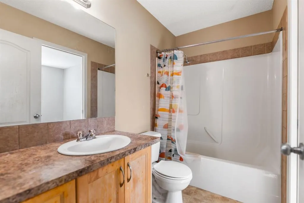 523 Strathaven Mews