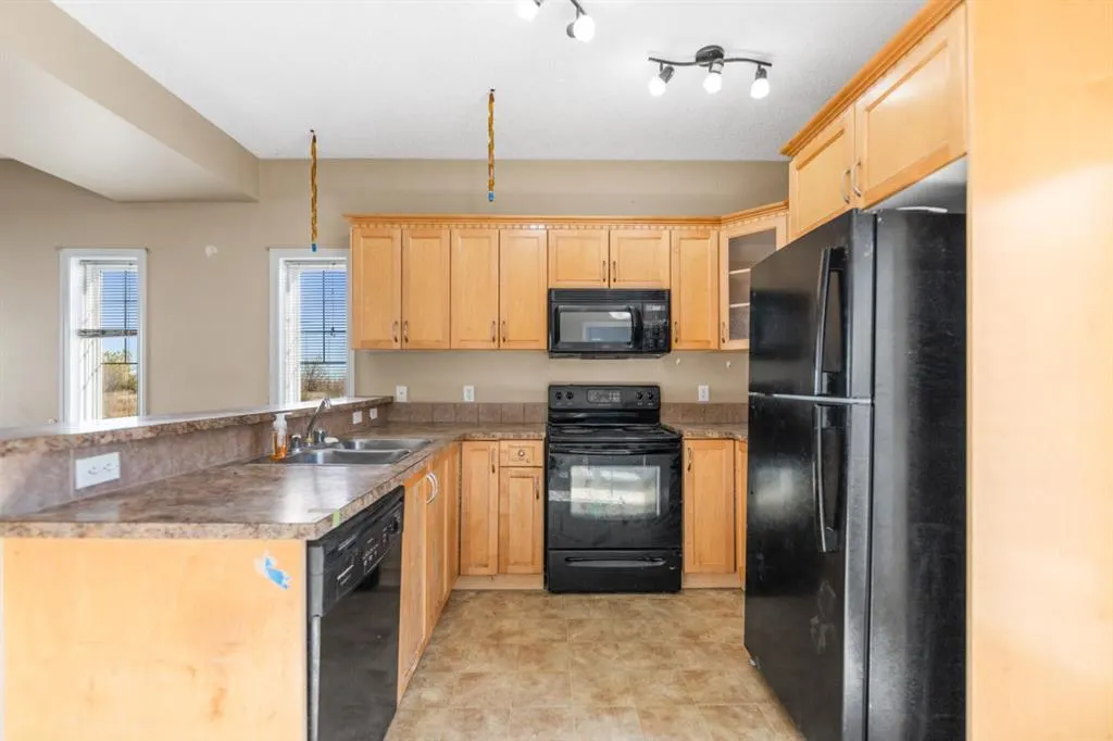 523 Strathaven Mews