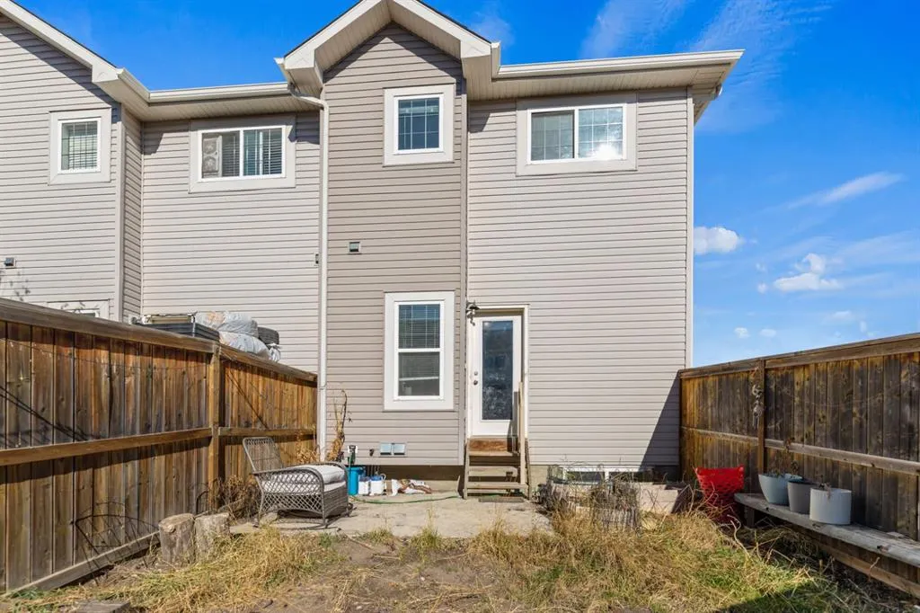 523 Strathaven Mews