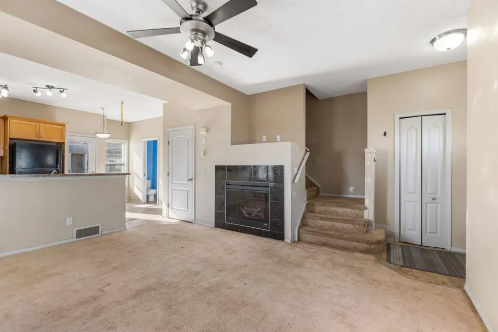 523 Strathaven Mews