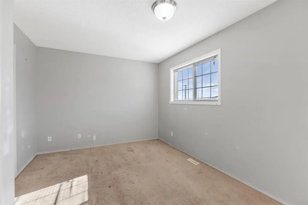 523 Strathaven Mews