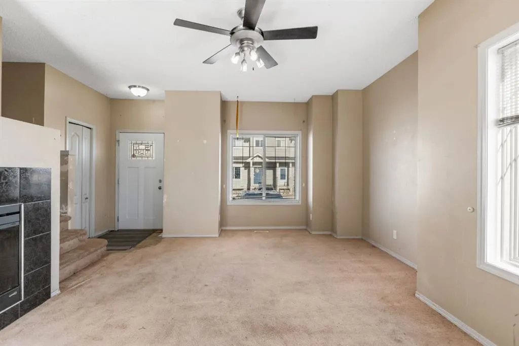523 Strathaven Mews