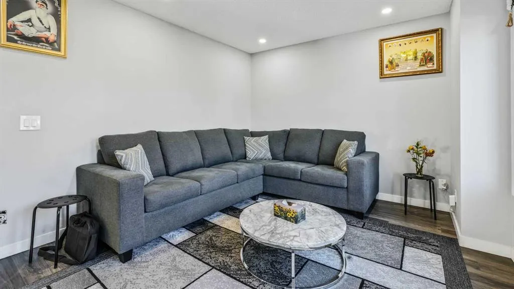 7848 Martha's Haven Park NE