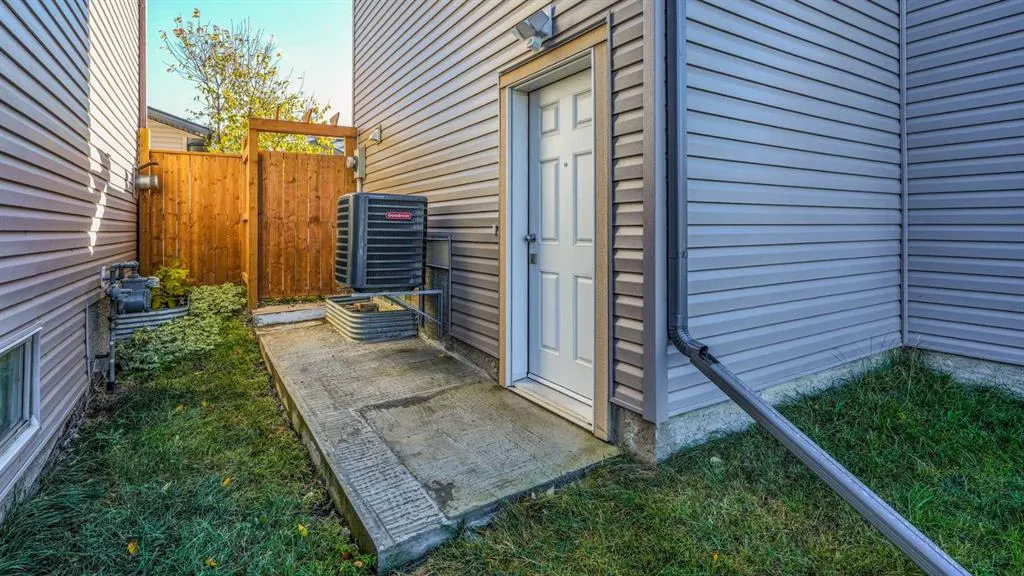 7848 Martha's Haven Park NE