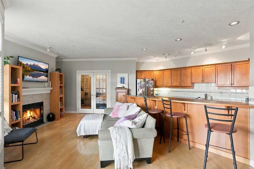 59 22 Avenue SW #410
