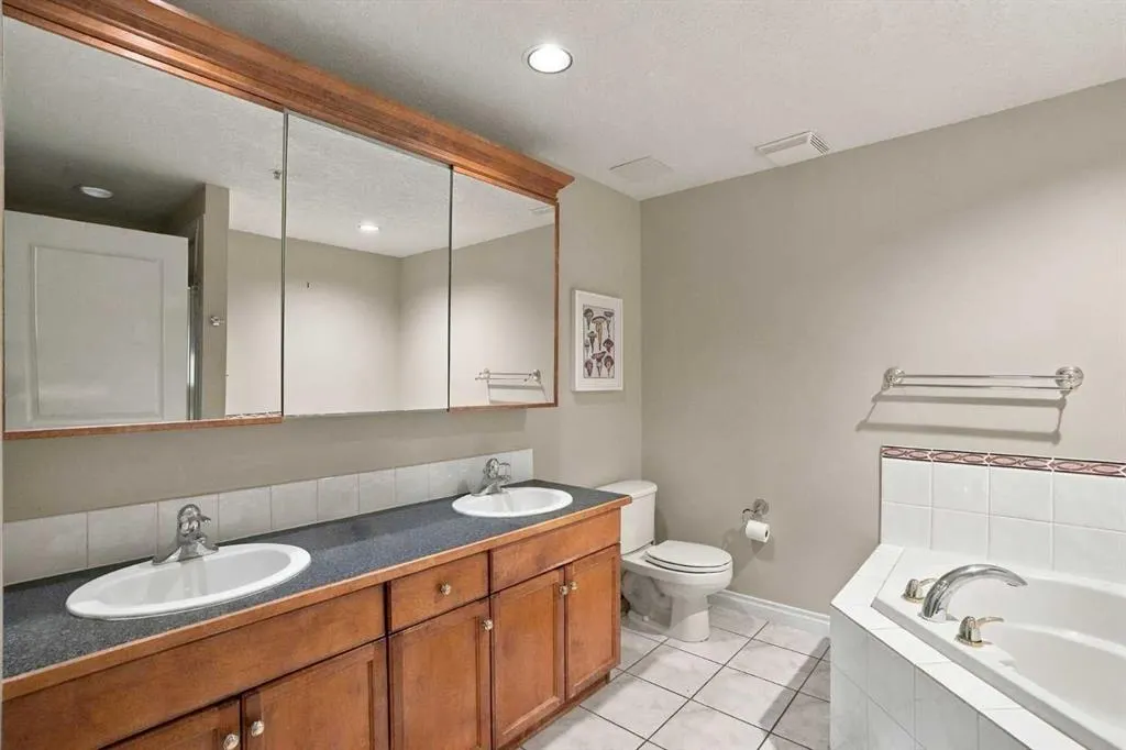 59 22 Avenue SW #410