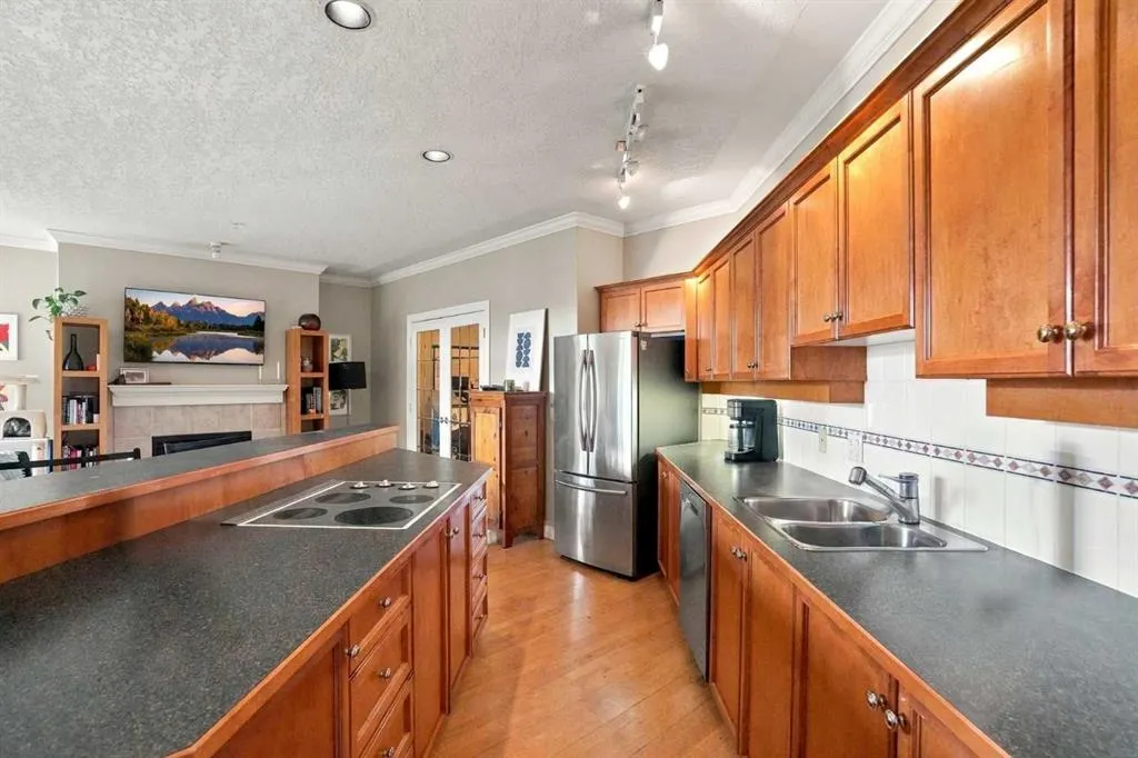 59 22 Avenue SW #410