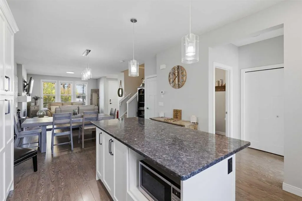 1305 Coopers Drive SW