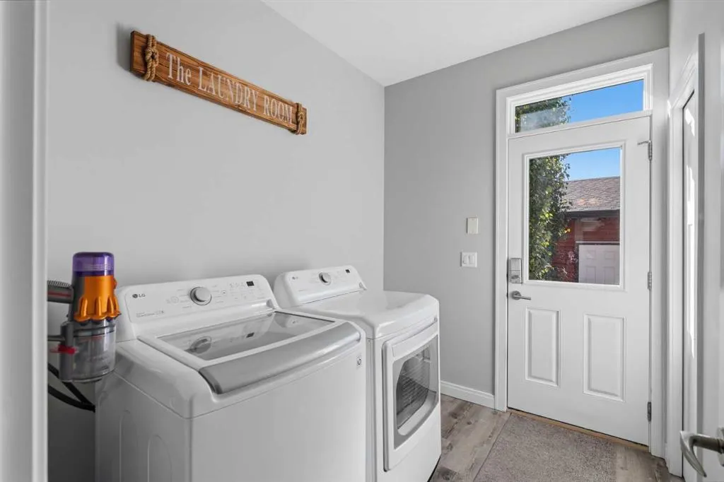 1305 Coopers Drive SW