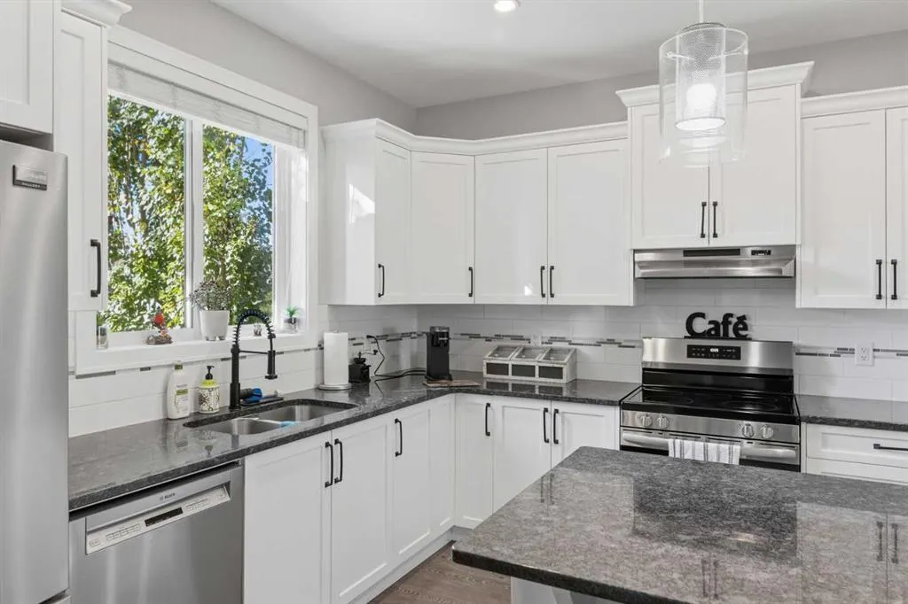 1305 Coopers Drive SW