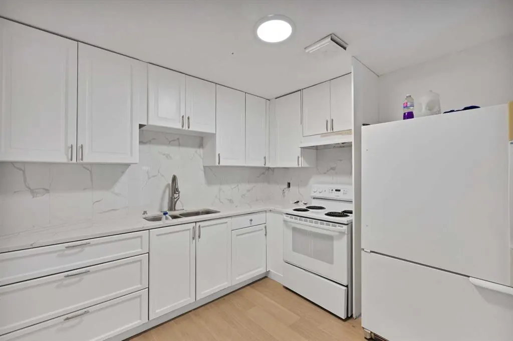 72 Fonda Crescent NE