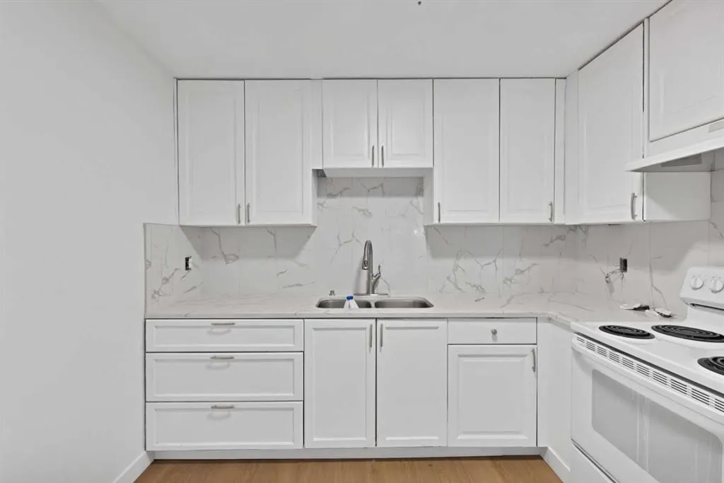 72 Fonda Crescent NE