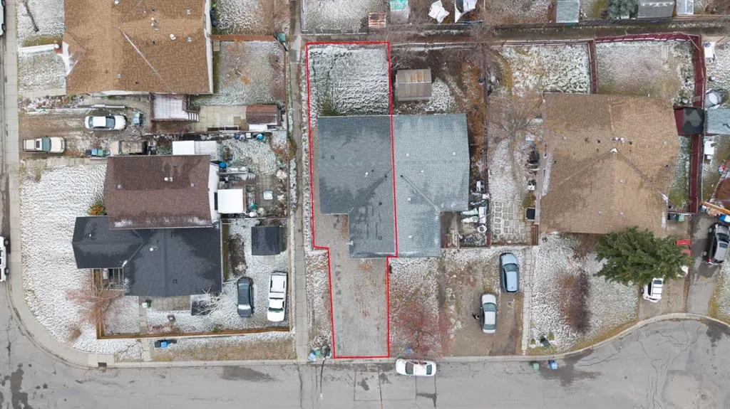 72 Fonda Crescent NE