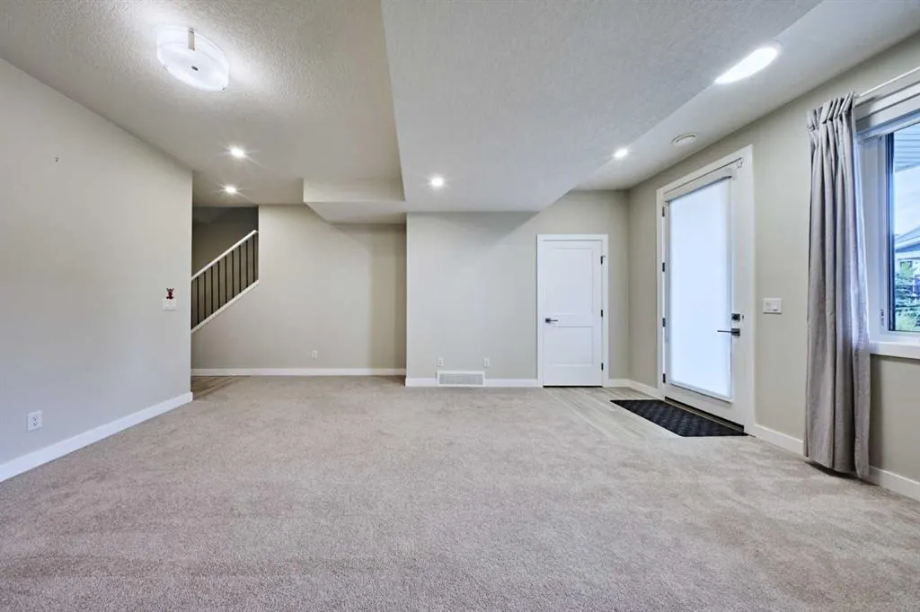 102 Crestridge Common SW