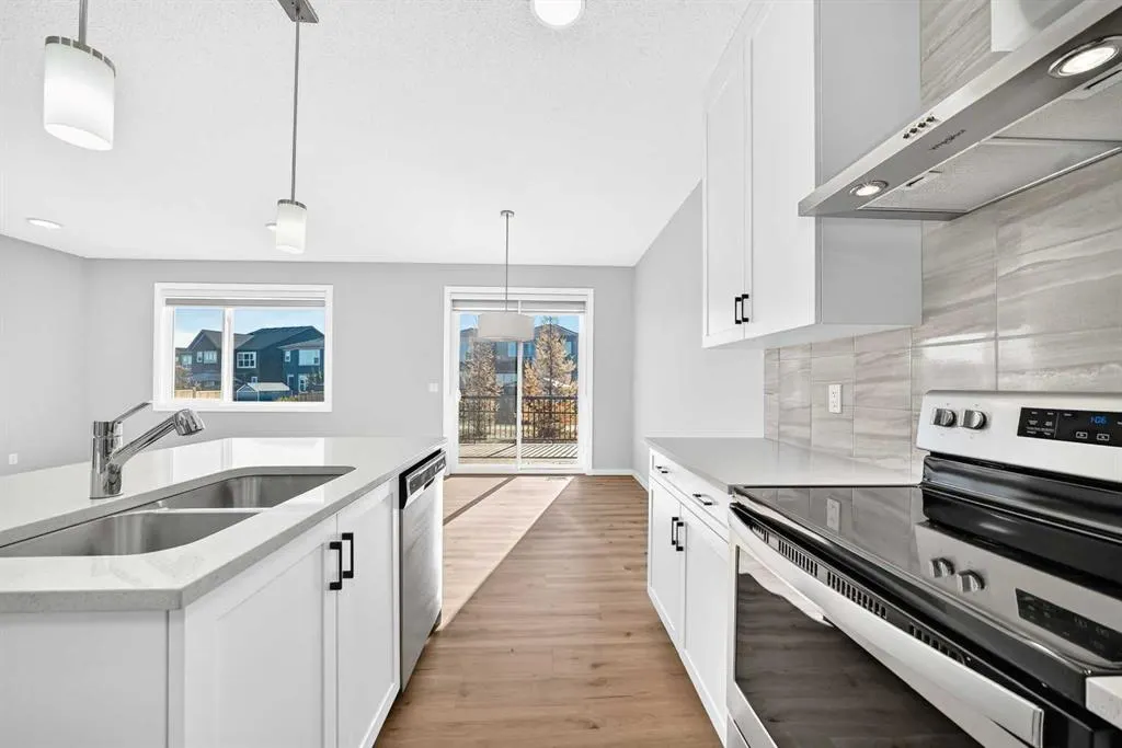 122 belmont Crescent SW