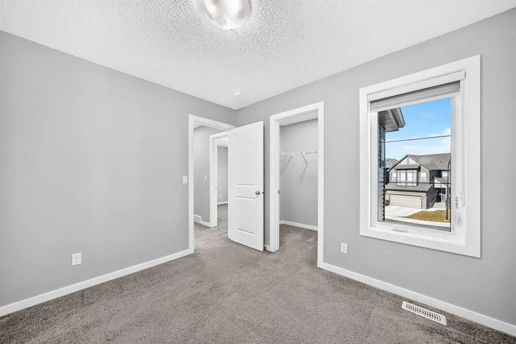 122 belmont Crescent SW