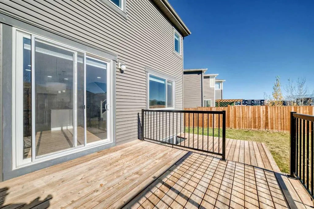 122 belmont Crescent SW