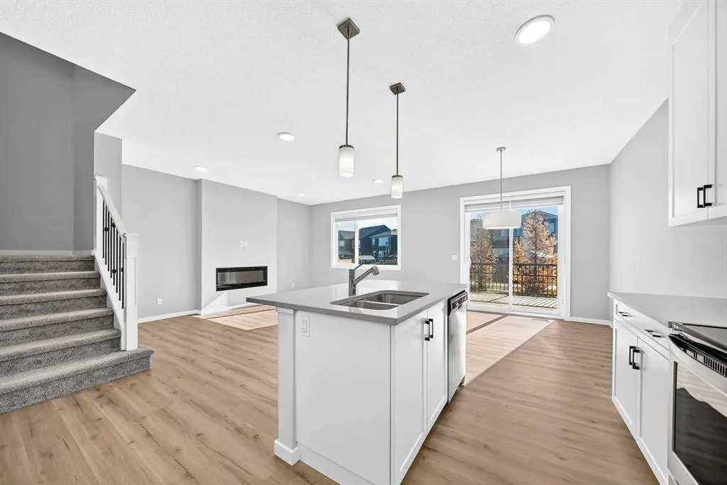 122 belmont Crescent SW