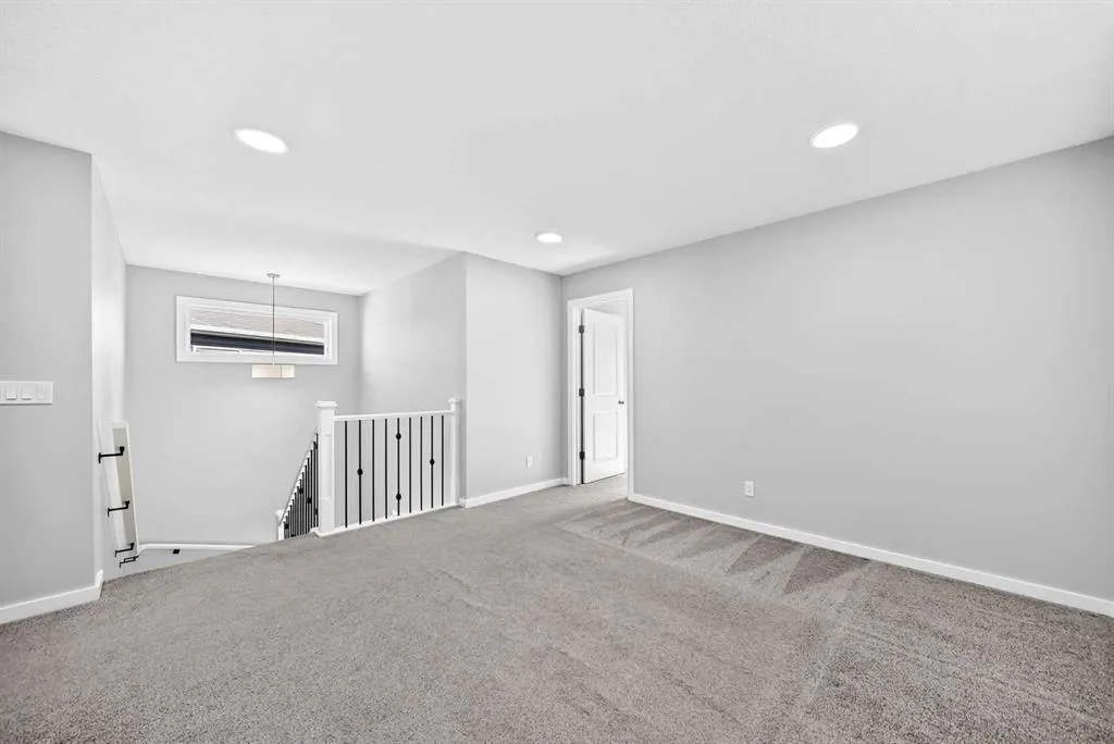 122 belmont Crescent SW