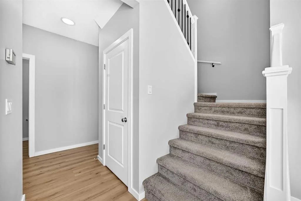 122 belmont Crescent SW