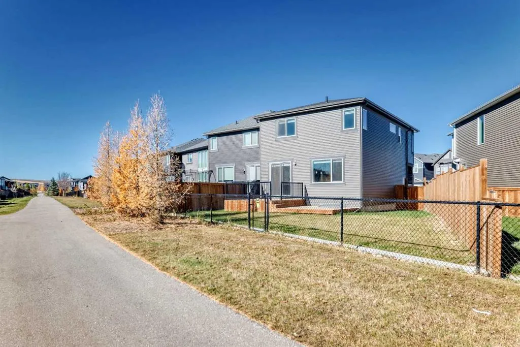 122 belmont Crescent SW