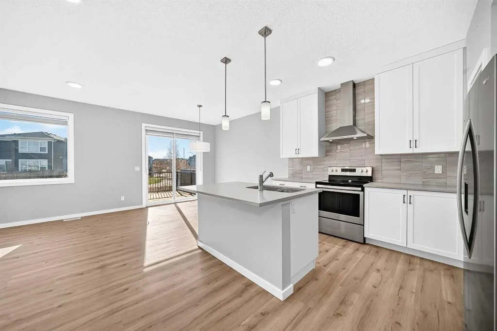 122 belmont Crescent SW