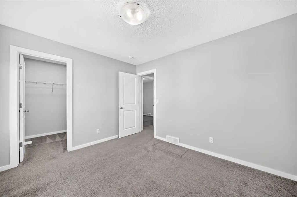 122 belmont Crescent SW