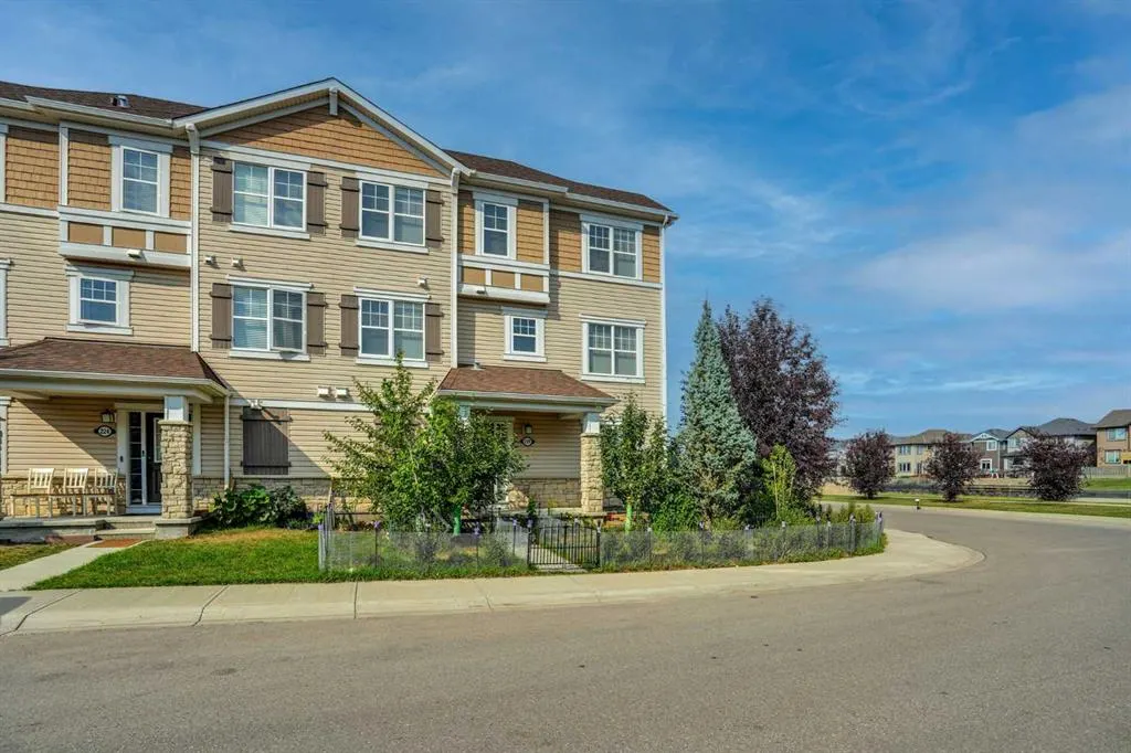 220 Windford Crescent SW