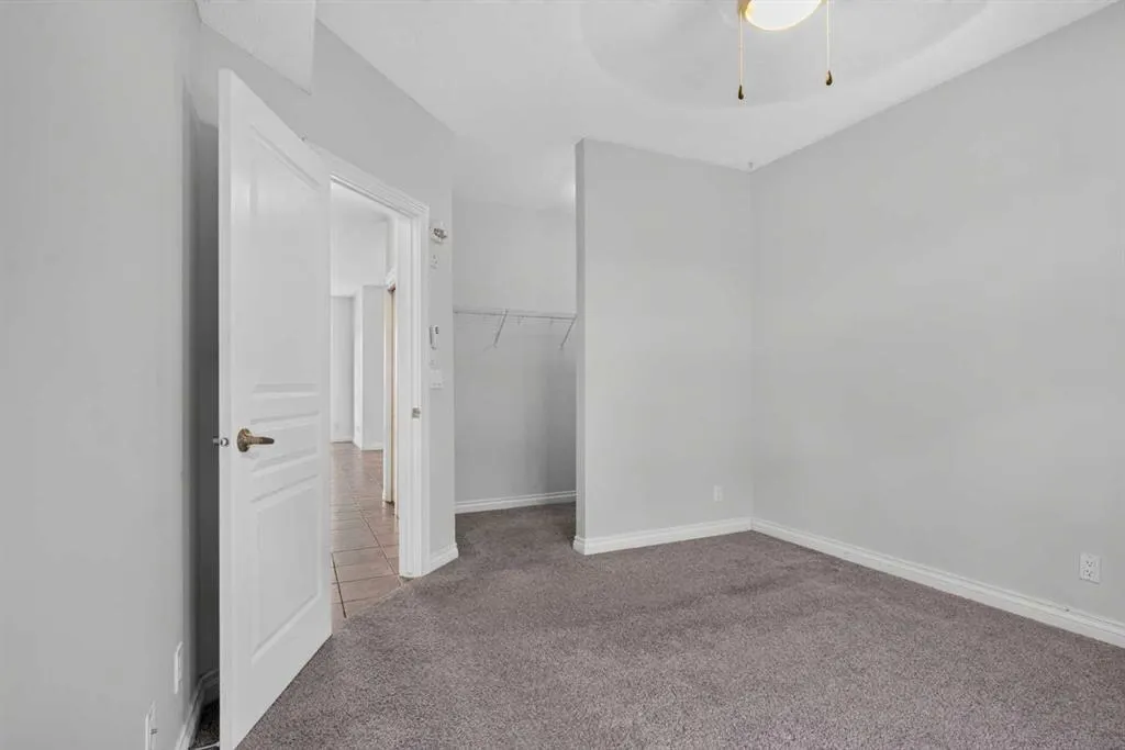 108 Rockyledge View NW #6