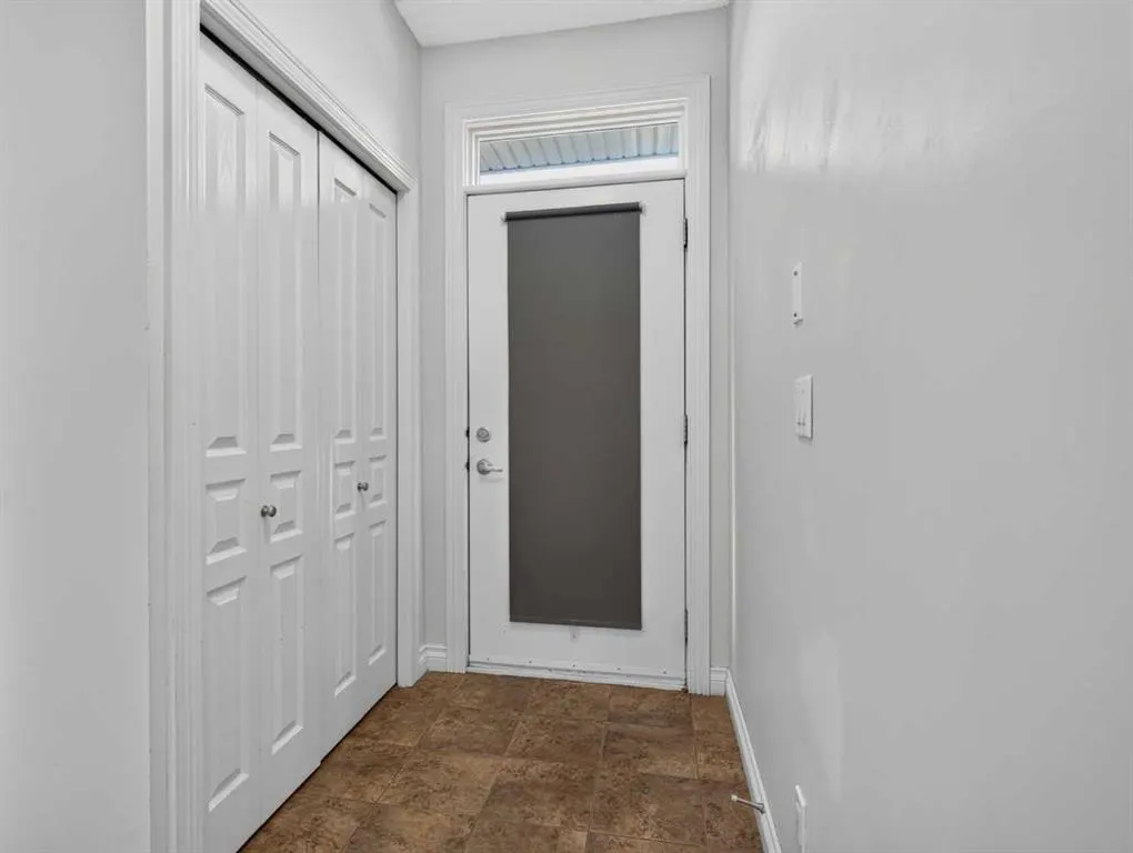108 Rockyledge View NW #6